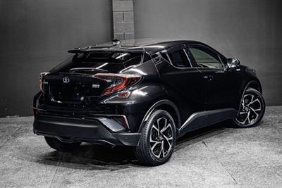 2017 Toyota C-HR - Thumbnail