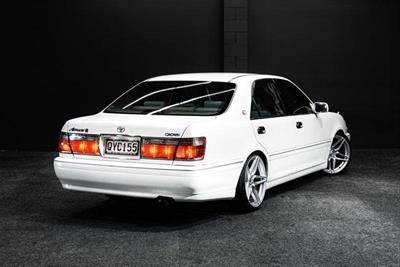 2001 Toyota Crown - Thumbnail