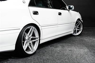 2001 Toyota Crown - Thumbnail