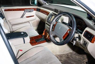 2001 Toyota Crown - Thumbnail