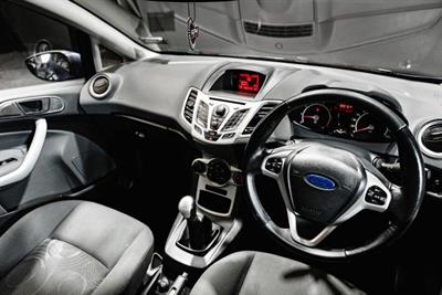 2011 Ford Fiesta - Thumbnail