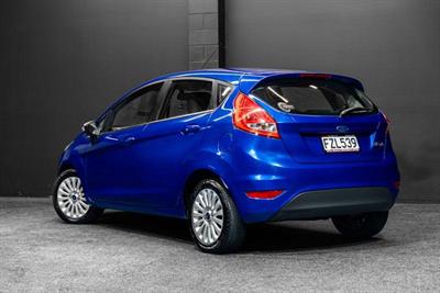 2011 Ford Fiesta - Thumbnail