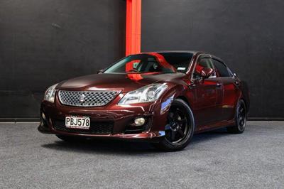 2010 Toyota Crown - Thumbnail