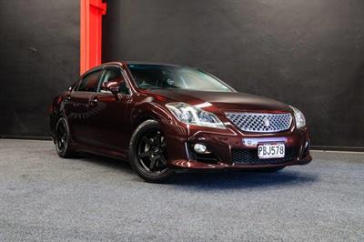 2010 Toyota Crown - Thumbnail
