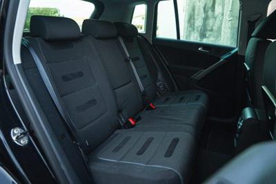 2009 Volkswagen Tiguan - Thumbnail