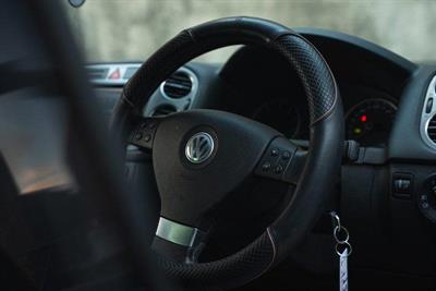 2009 Volkswagen Tiguan - Thumbnail