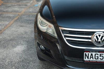 2009 Volkswagen Tiguan - Thumbnail