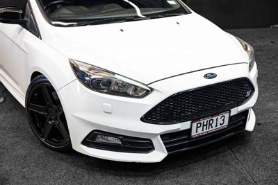 2015 Ford Focus - Thumbnail