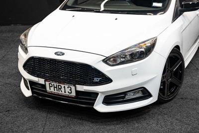 2015 Ford Focus - Thumbnail
