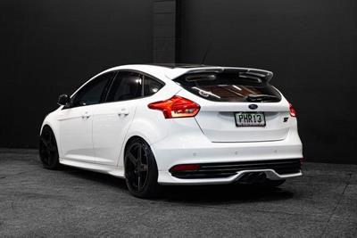 2015 Ford Focus - Thumbnail