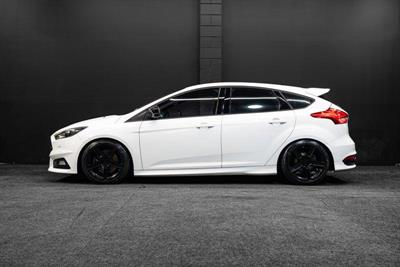 2015 Ford Focus - Thumbnail