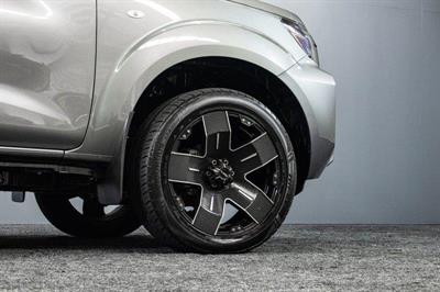 2024 Nissan Navara - Thumbnail