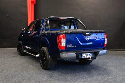 2017 Nissan Navara - Thumbnail