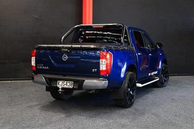 2017 Nissan Navara - Thumbnail