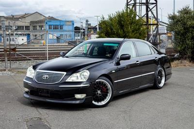 2004 Toyota Crown - Thumbnail