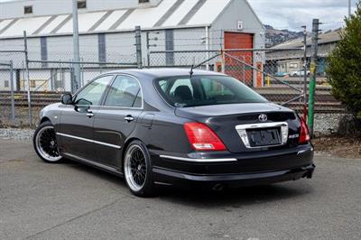 2004 Toyota Crown - Thumbnail