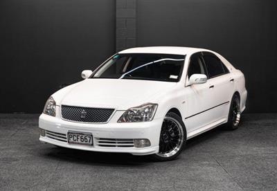 2004 Toyota Crown - Thumbnail