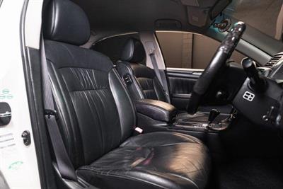 2004 Toyota Crown - Thumbnail