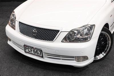 2004 Toyota Crown - Thumbnail