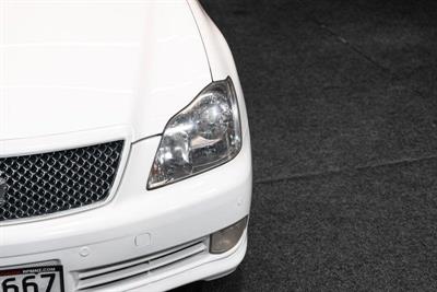 2004 Toyota Crown - Thumbnail