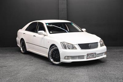 2004 Toyota Crown - Thumbnail
