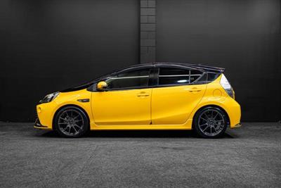 2013 Toyota Aqua - Thumbnail