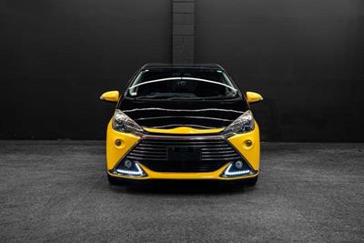 2013 Toyota Aqua - Thumbnail