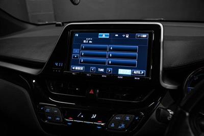 2017 Toyota C-HR - Thumbnail