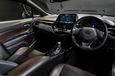 2017 Toyota C-HR - Thumbnail