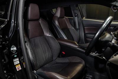 2017 Toyota C-HR - Thumbnail