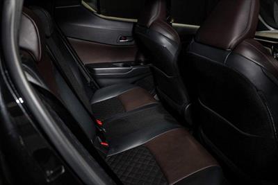 2017 Toyota C-HR - Thumbnail