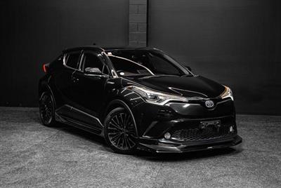 2017 Toyota C-HR - Thumbnail