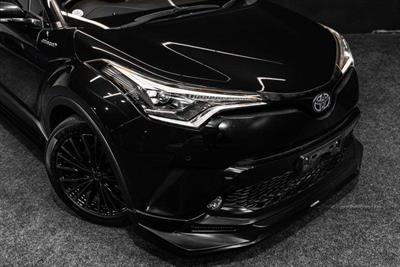 2017 Toyota C-HR - Thumbnail