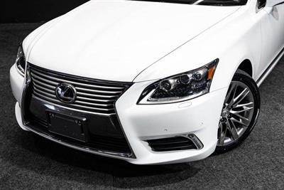 2013 Lexus LS 460 - Thumbnail