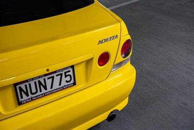 1999 Toyota Altezza - Thumbnail