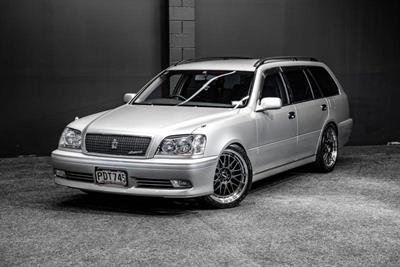 2001 Toyota Crown - Thumbnail
