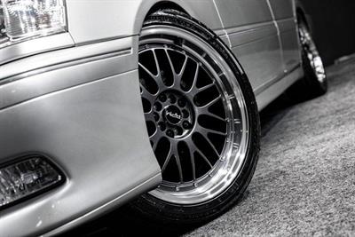 2001 Toyota Crown - Thumbnail