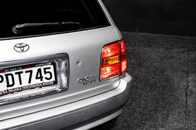 2001 Toyota Crown - Thumbnail