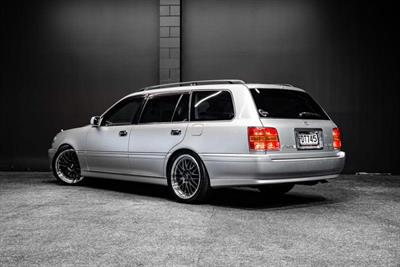 2001 Toyota Crown - Thumbnail