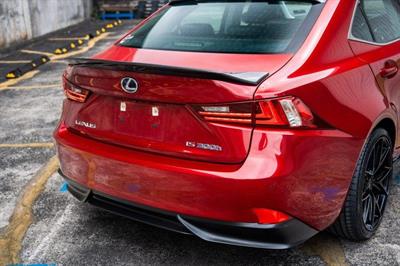 2013 Lexus IS 300h - Thumbnail