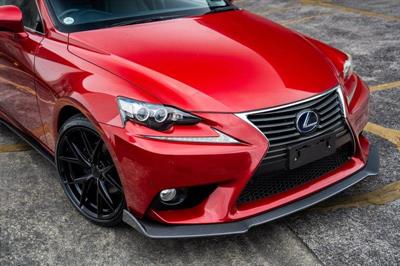 2013 Lexus IS 300h - Thumbnail