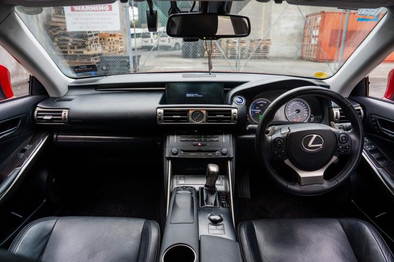 2013 Lexus IS 300h