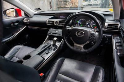 2013 Lexus IS 300h - Thumbnail