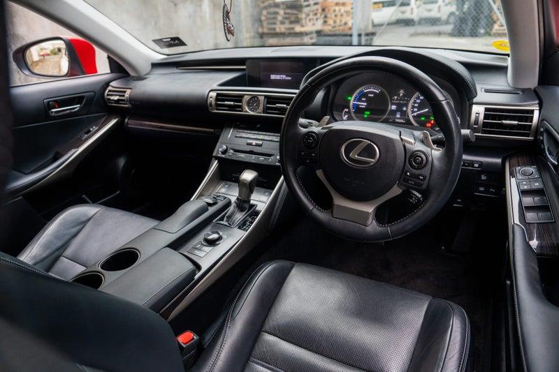 2013 Lexus IS 300h