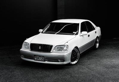 2000 Toyota Crown - Thumbnail