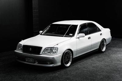 2000 Toyota Crown - Thumbnail