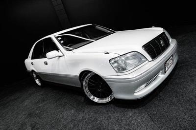 2000 Toyota Crown - Thumbnail