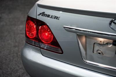 2004 Toyota Crown - Thumbnail