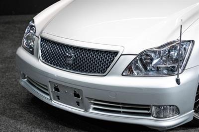 2004 Toyota Crown - Thumbnail