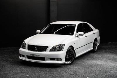 2004 Toyota Crown - Thumbnail